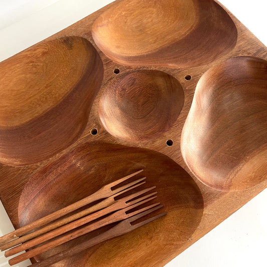Gamela de Madeira com Divisória + Garfinhos de Madeira | Petisqueira Artesanal Rústica - 31 x 26 x 3 cm