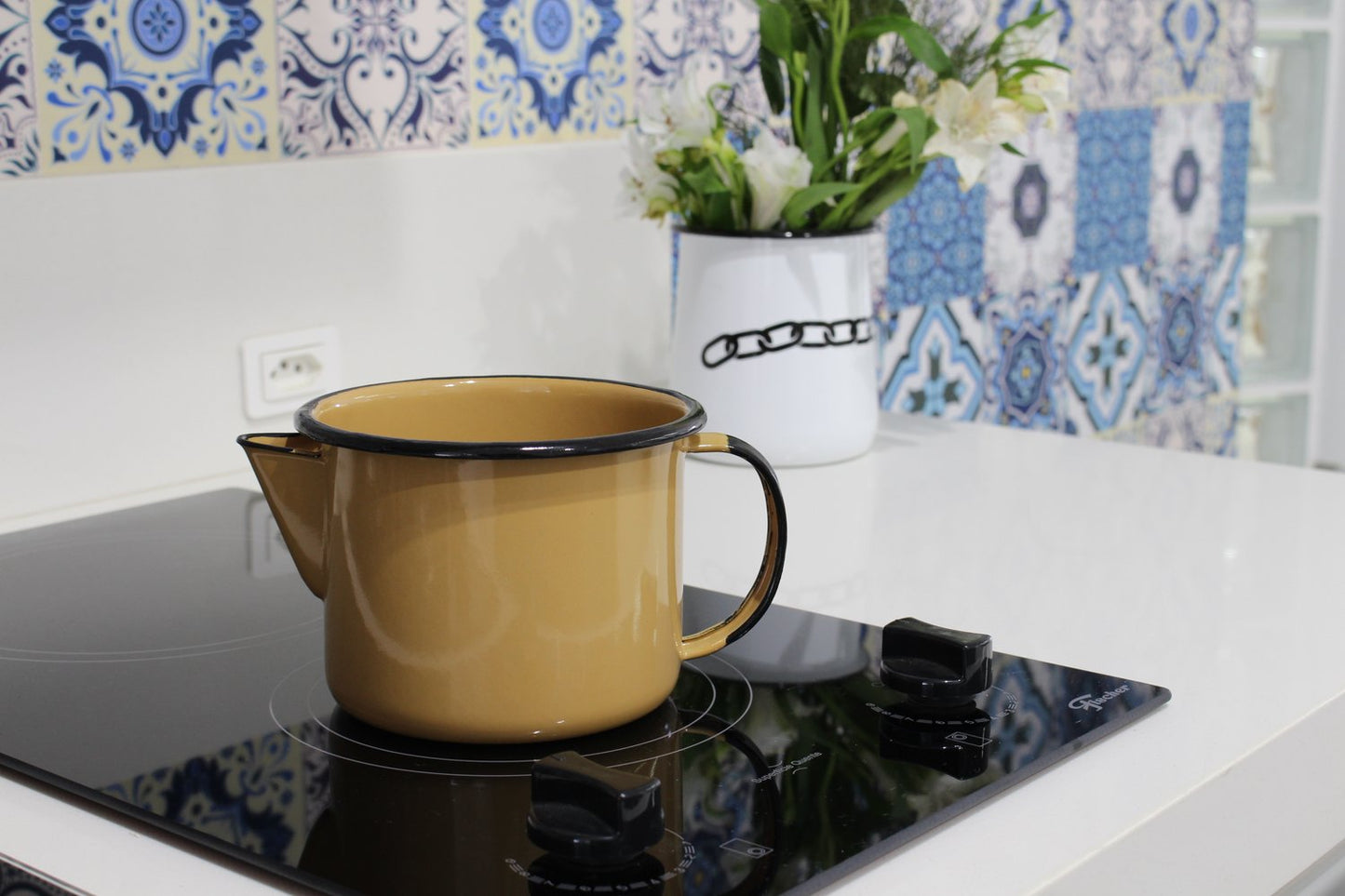 Caneca Esmaltada Ewel Com Bico Nº 12 Marrom – 1 L
