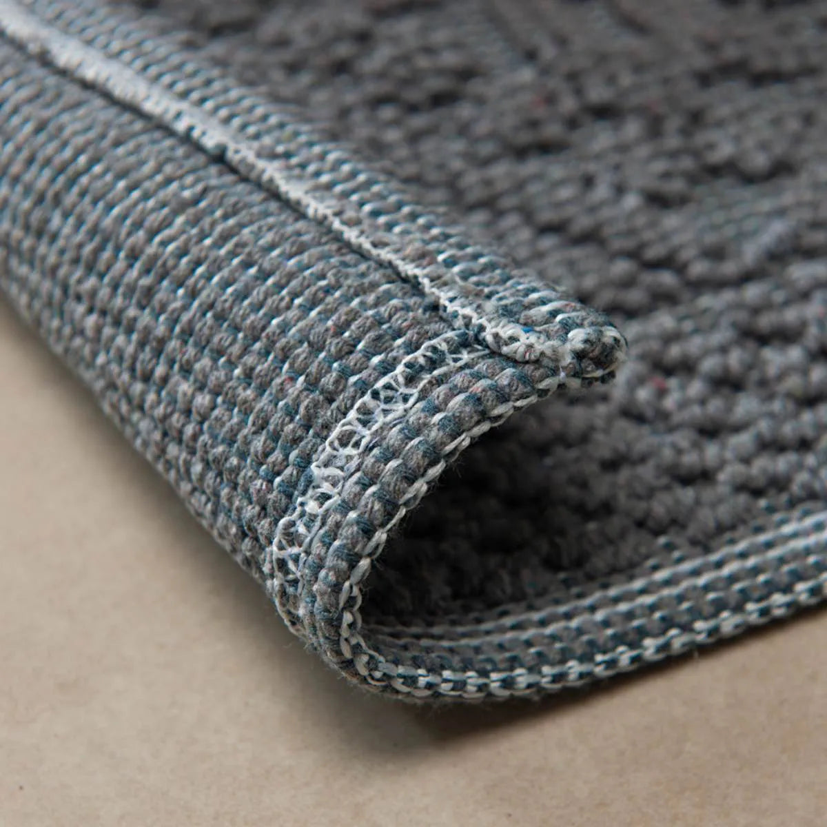 Tapete Vermont Niazitex 40×60 cm – Algodão e Polietileno Cinza