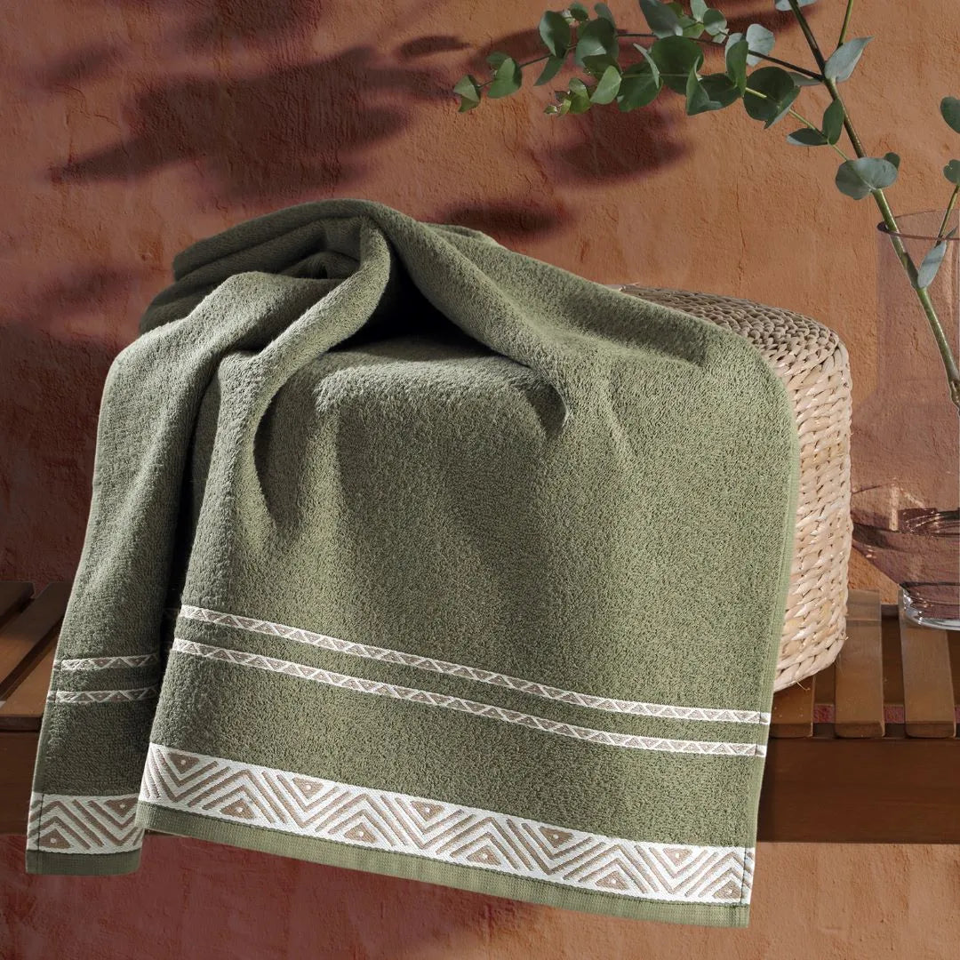 Toalha de Rosto Felpuda Döhler Jacquard Premium Liso 50×80cm