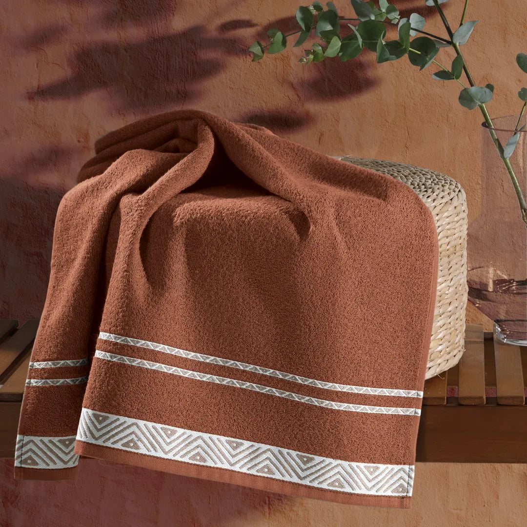 Toalha de Rosto Felpuda Döhler Jacquard Premium Liso 50×80cm
