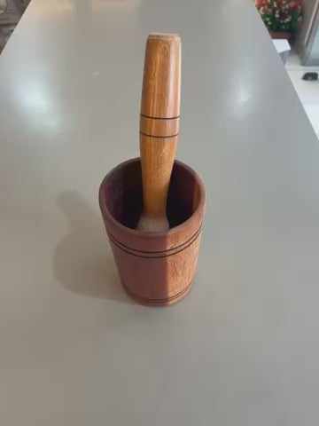 Copo de Caipira com Socador | Artesanal em Madeira Maciça