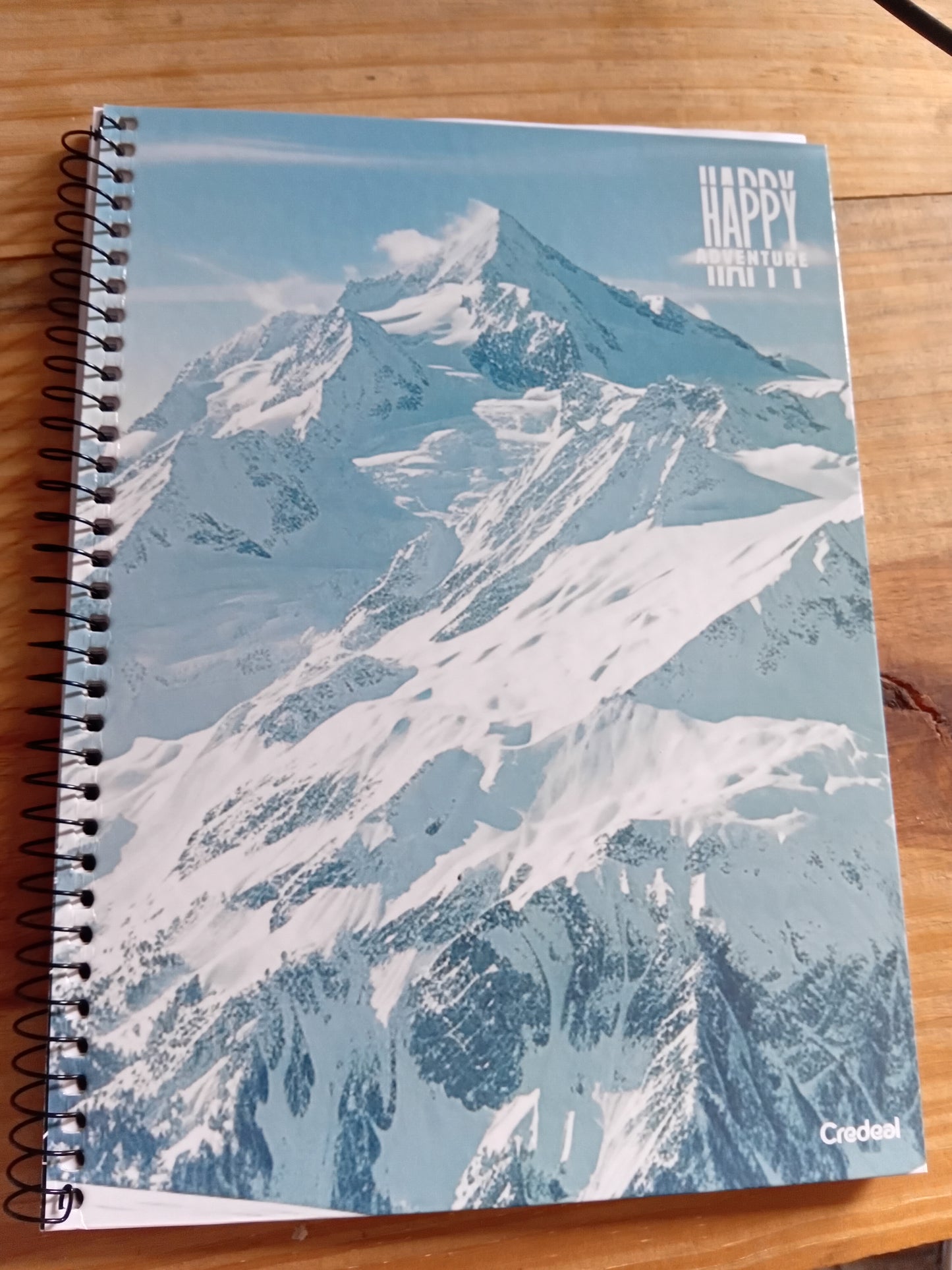 Caderno Universitário Happy Adventure Credeal 1 Matéria 80 Folhas – Capa Dura Espiral