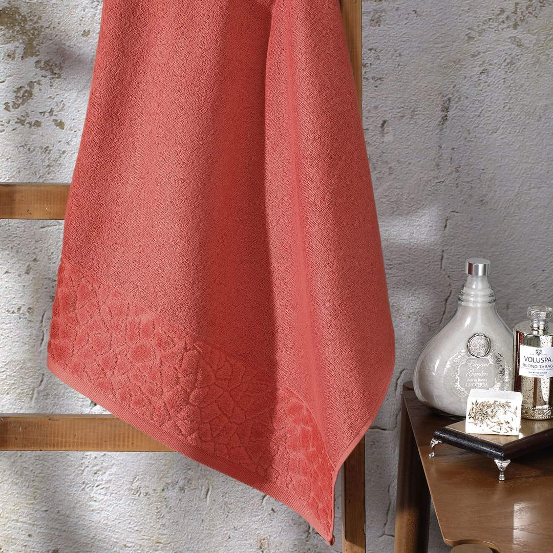 Toalha de Banho Döhler Felpudo Jacquard Confort | 100% Algodão 500g/m² | Barra Velour | 70x140cm