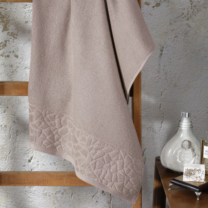 Toalha de Banho Döhler Felpudo Jacquard Confort | 100% Algodão 500g/m² | Barra Velour | 70x140cm